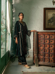 Komal Pandey- Sarah Velvet Kurta & Salwar Set