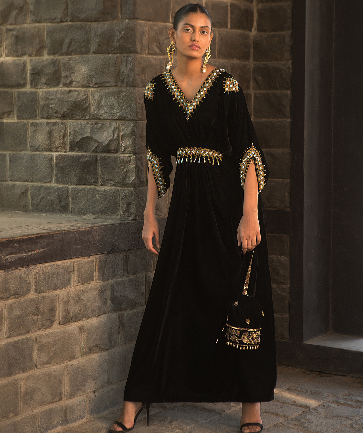 Sufhia Black Kaftan