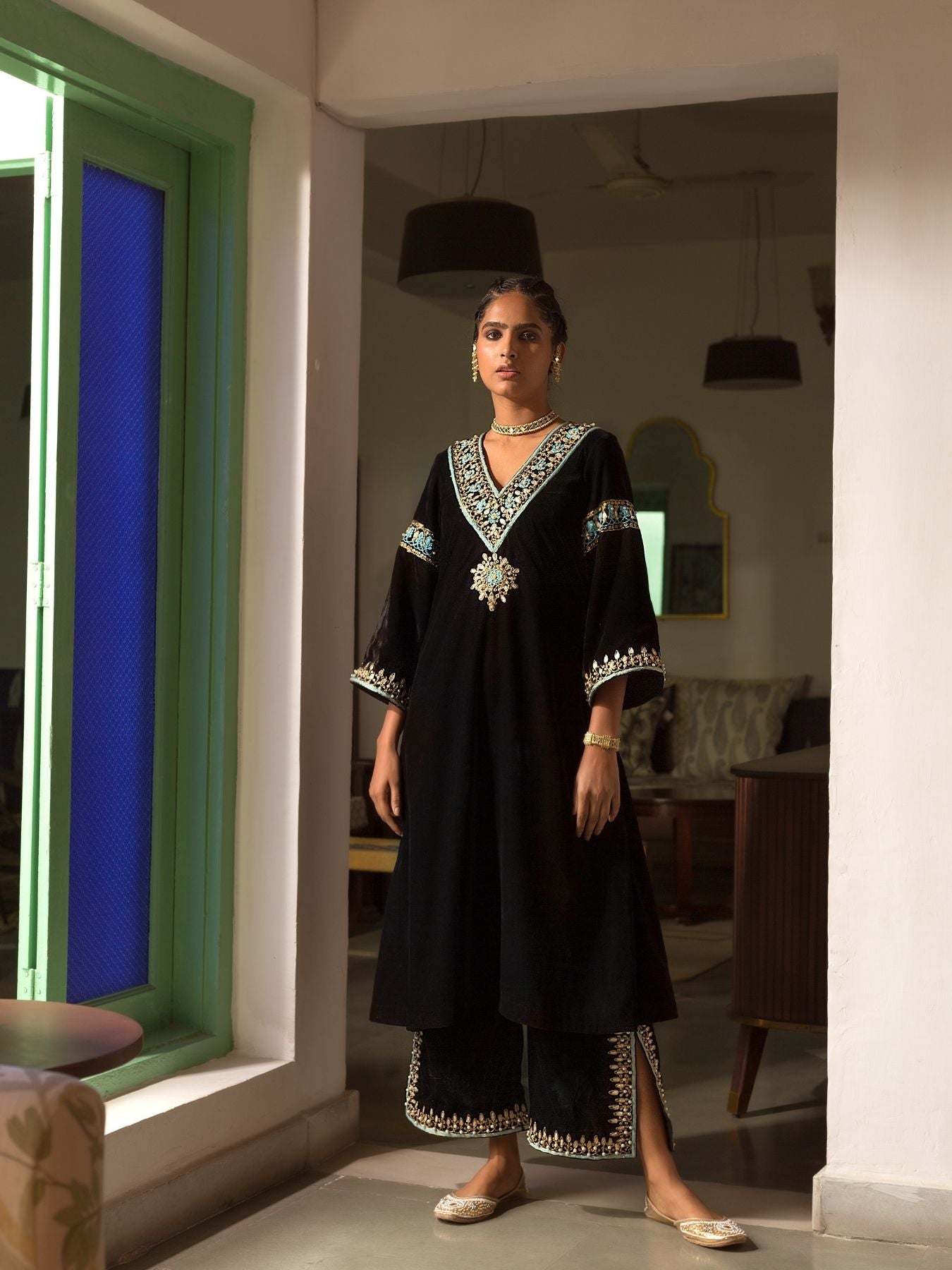 Shivani Raina- Feroza Velvet Kurta Set