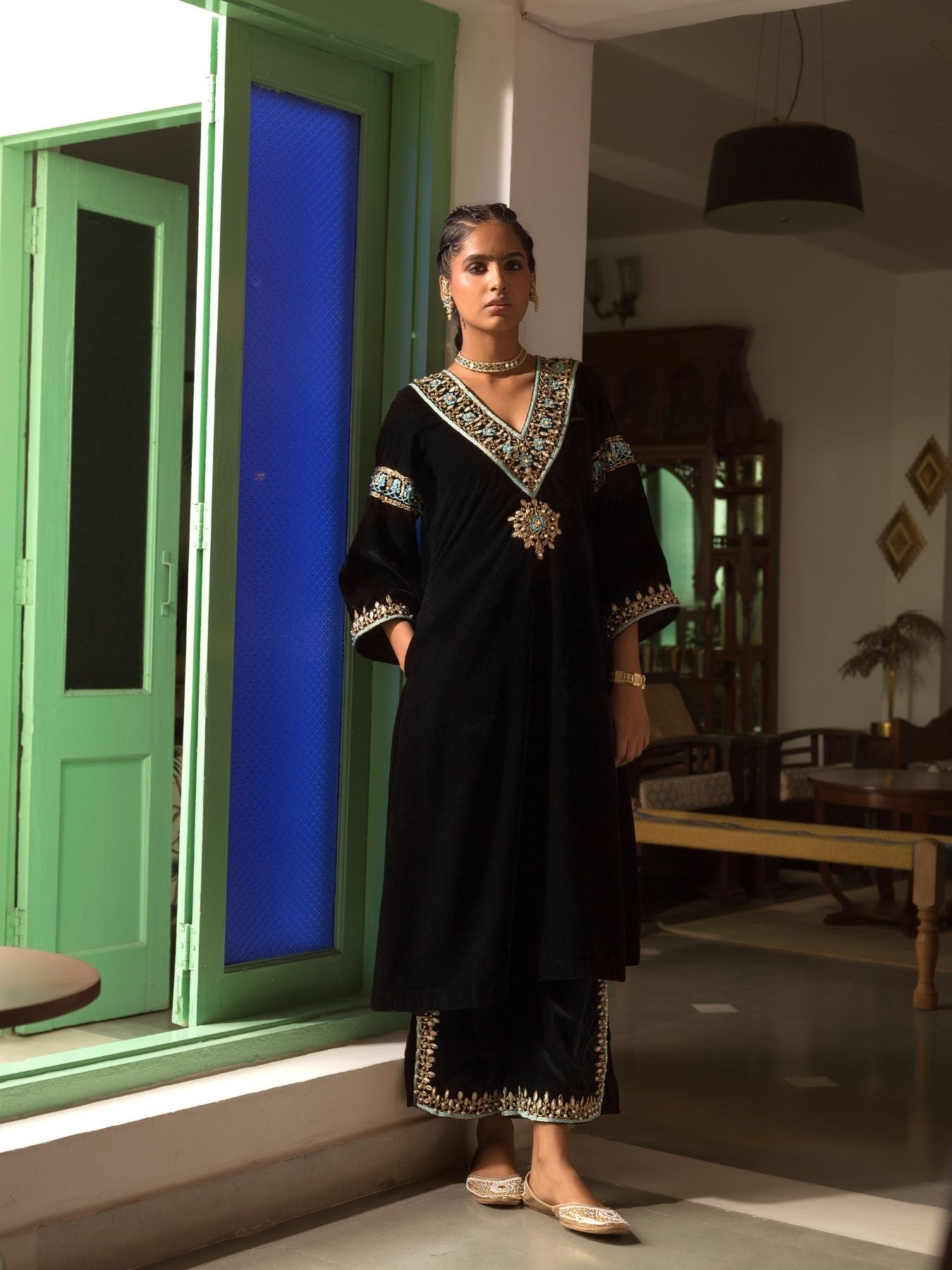 Shivani Raina- Feroza Velvet Kurta Set