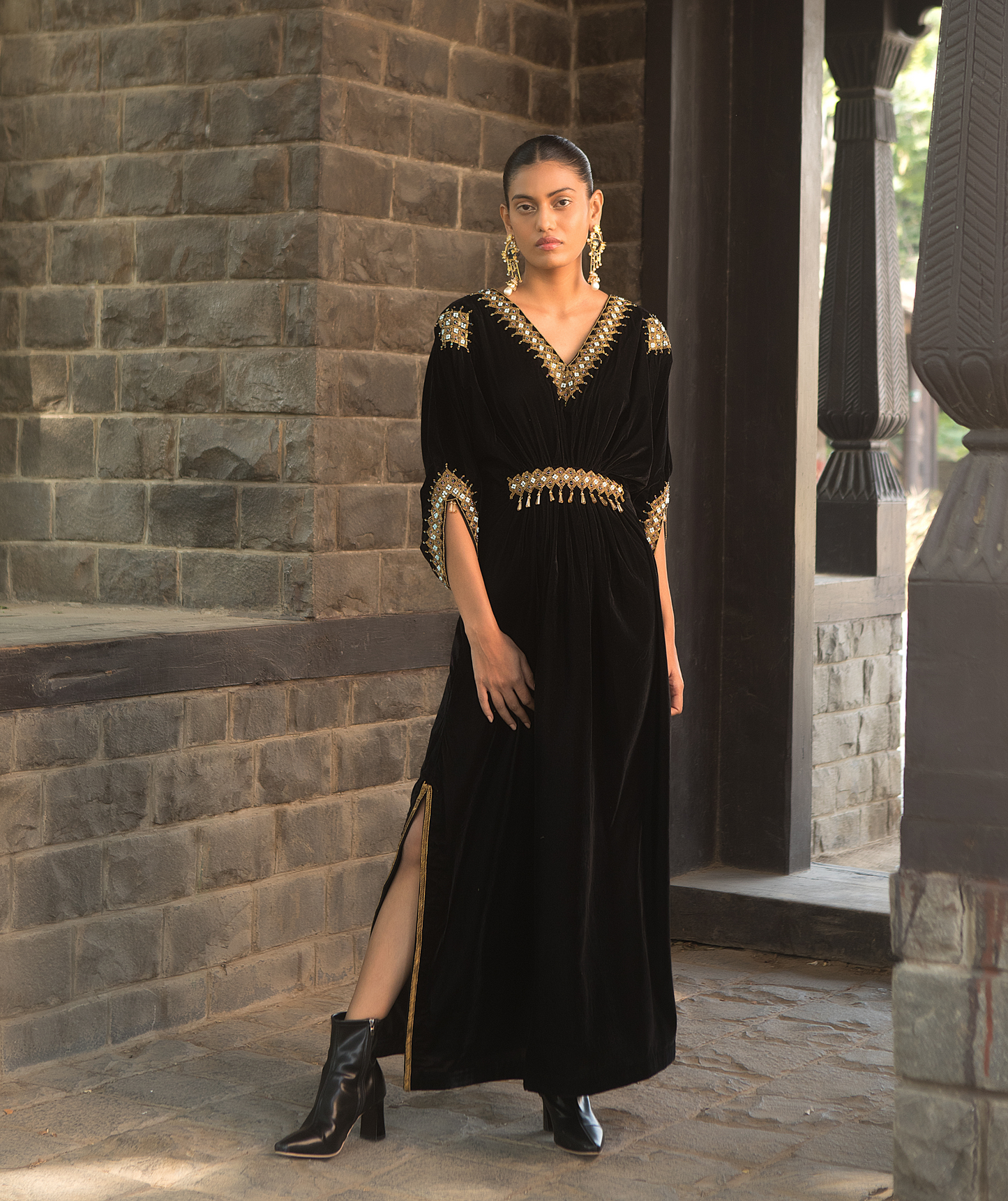 Sufhia Black Kaftan