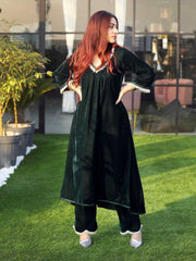 Ahana Ghai- Emerald Green Silk Velvet Kurta with Scallop Pants